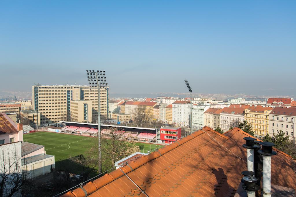 Vlkova Palace Prag Exteriör bild