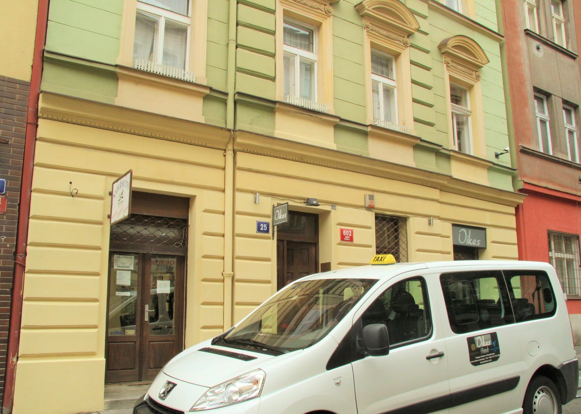 Vlkova Palace Prag Exteriör bild